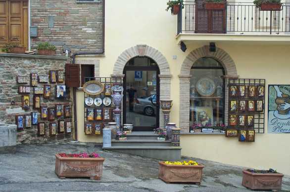 Deruta ceramics shop