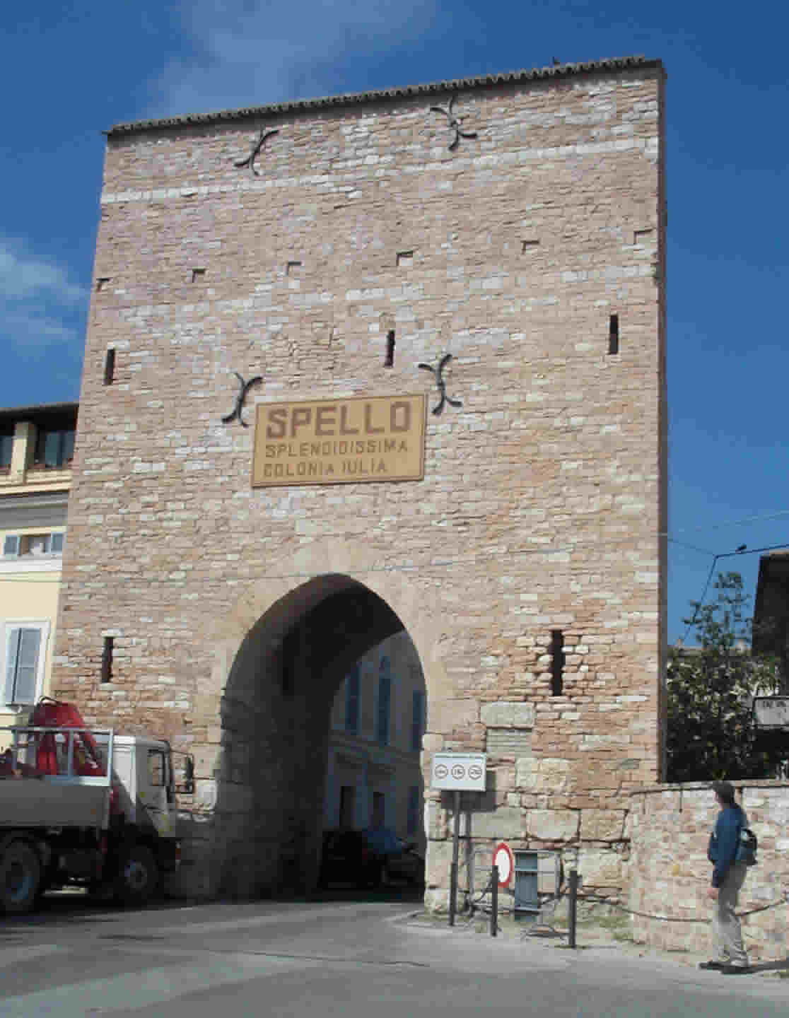 Spello gate